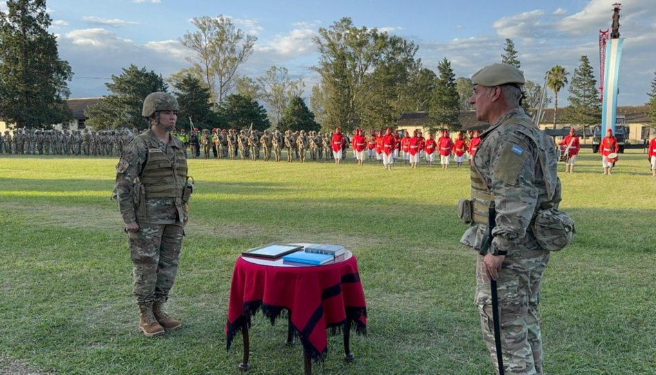 VIDEO. Asumió en Salta Julieta Retamar, la primera mujer al mando de una unidad de combate del Ejército Argentino- VIDEO. Asumió en Salta Julieta Retamar, la primera mujer al mando de una unidad de combate del Ejército Argentino