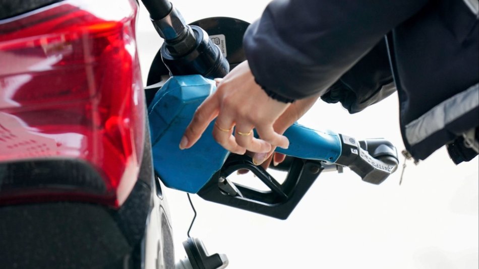 Desde el próximo viernes vuelven a aumentar los combustibles
