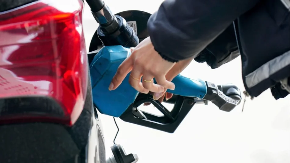 Desde el próximo viernes vuelven a aumentar los combustibles