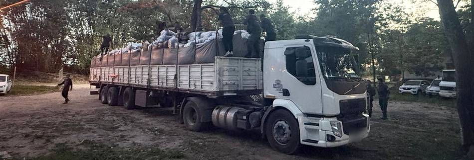 Secuestro millonario en Salta: Incautan casi cinco toneladas de hojas de coca ocultas en un camión con alimento
