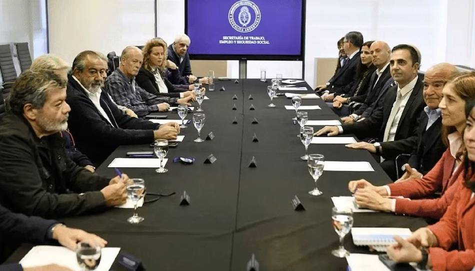 Reforma laboral del Gobierno: fraccionado de vacaciones, indemnizaciones, despidos y “bancos de horas”