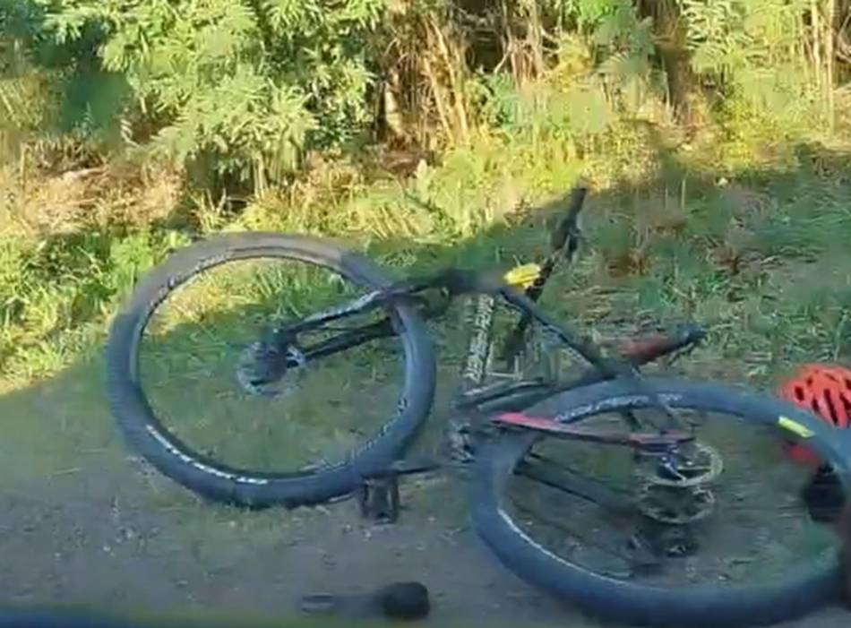 Tres ciclistas arrolladas en Ruta 34: el impacto de una camioneta deja a una de ellas con heridas graves